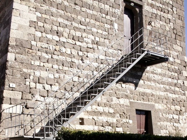 Unutarnje stepenice-a-kuća-od-kamena-bi lijepo