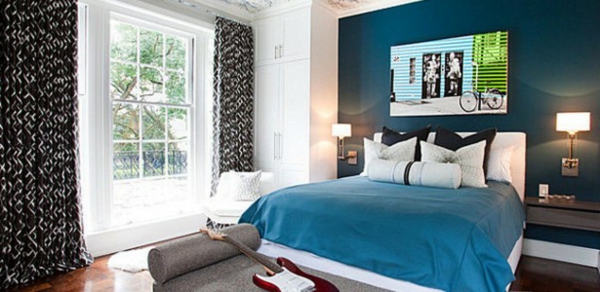 спалня зададена синьо-стена и образ-Throw