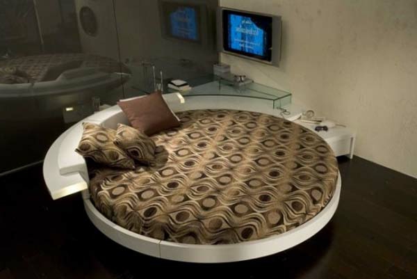 Спалня-кръгъл-легло-модерна стъклена стена