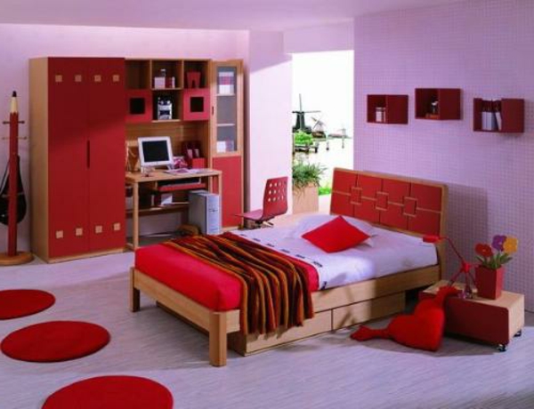 makuuhuone-väri-ideoita-puna-purple- pyöreä punainen matto