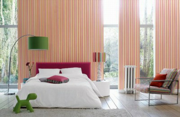 Спалня-дизайн-праскова-цветна стена от стъкло