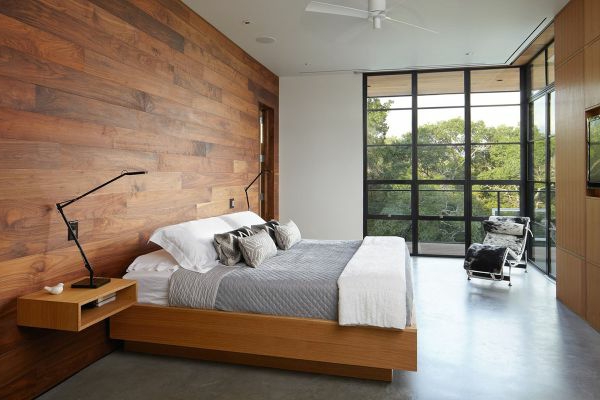 Проектирайте луксозна спалня с дървена стена