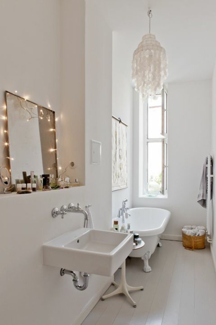 بسيط الحمام الداخلية حمام مرآة مع الضوء