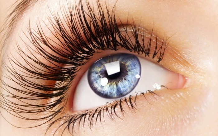 make-up-μάτια-το-παράθυρο-to-ψυχή βλεφαρίδες και μπλε-μάτια-με-μακροπρόθεσμη