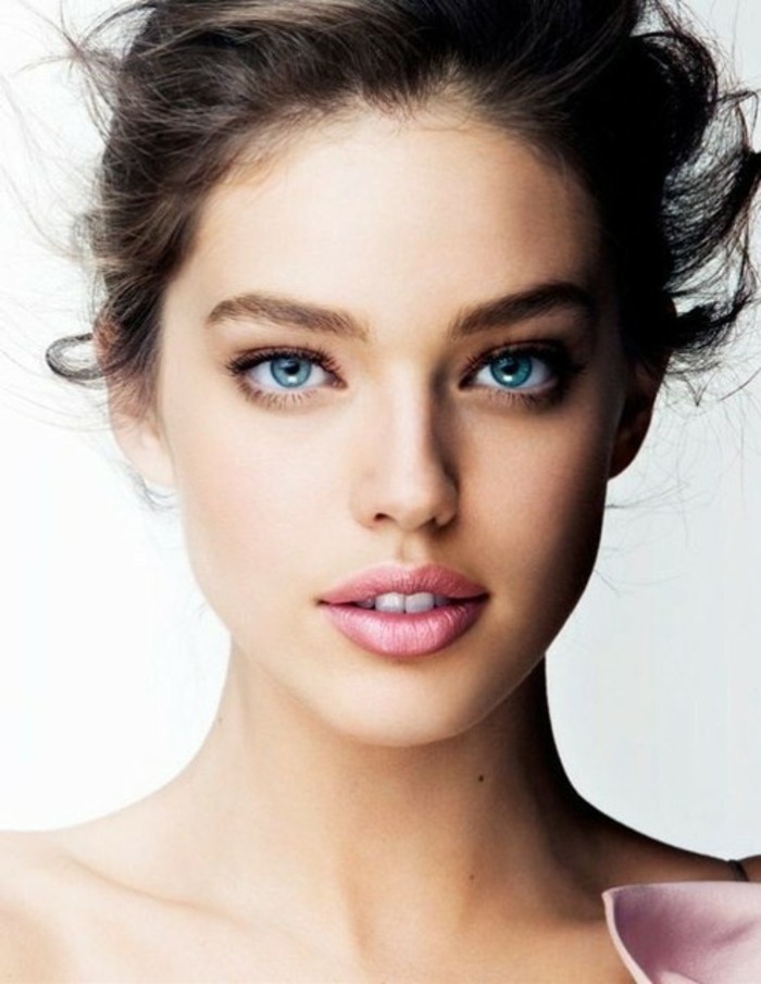 Make-up-oči-propusna izgled očiju make-up i plava oka full-usne Tamno hair-