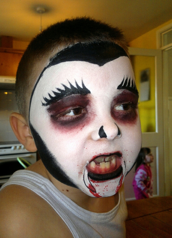make-up-vampire-creative-look terrible