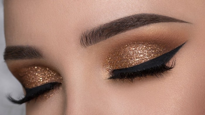 make-up Savjeti-oči-savršeno-obrva eyeliner Bronca i zlatna sjenila dugim trepavicama