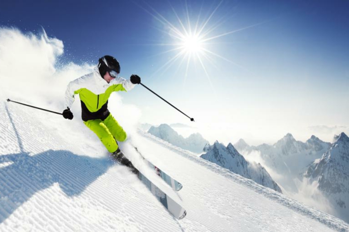 snijeg visine i jedan-jedan vozi ski