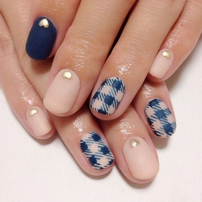 Diseñar-en-color beige y azul-mate color corazón hermosas uñas de papel pintado moderno Marca decoración Piedras uñas cortas-ovales
