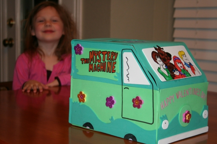 зелена кола с малки цветя от филма Скуби Ду за любовните писма на децата