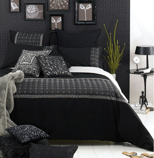 الأسود لون الجدار مقابل غرفة نوم والحديث والأثر للاهتمام