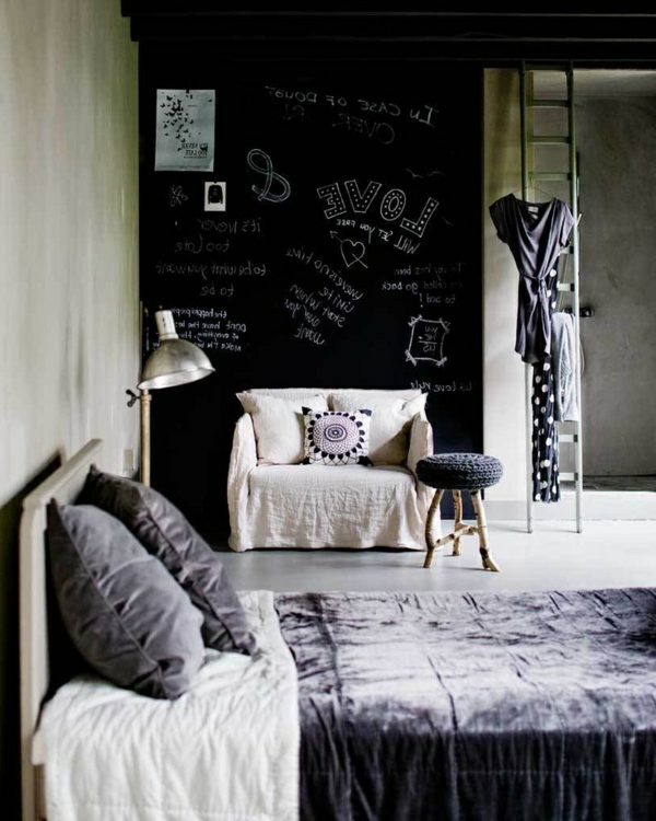 أسود الجدار الوسائد لون غرفة النوم