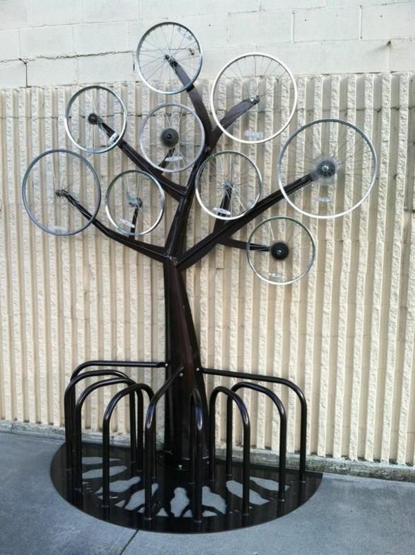 Crna Bicikl Stand-u obliku stabla