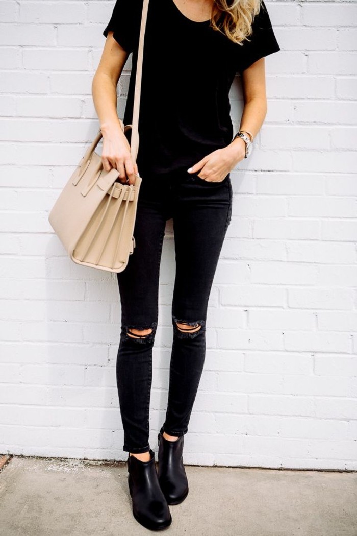 काले रंग की पोशाक जीन्स-साथ-ग्रस्त बैग Cappuccino रंग