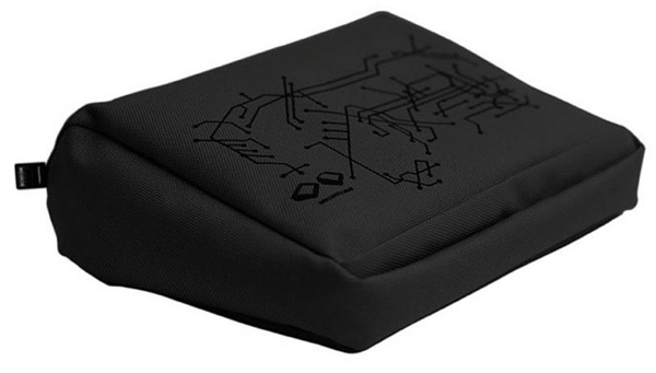 черно-лаптоп възглавница-идея за дизайн