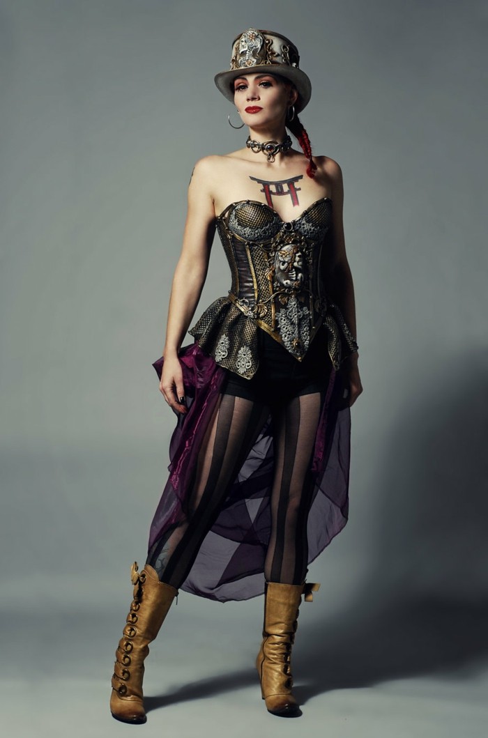 μαύρο-steampunk-φόρεμα-steampunk-hat-και-προ-steampunk-μπότες