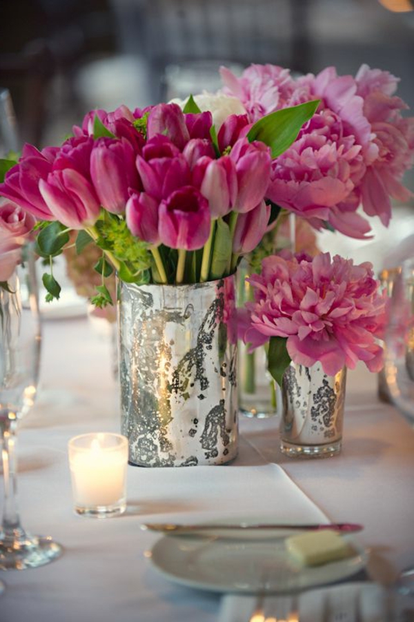 muy bonita - decoración de la mesa-con-rosa-tulipanes