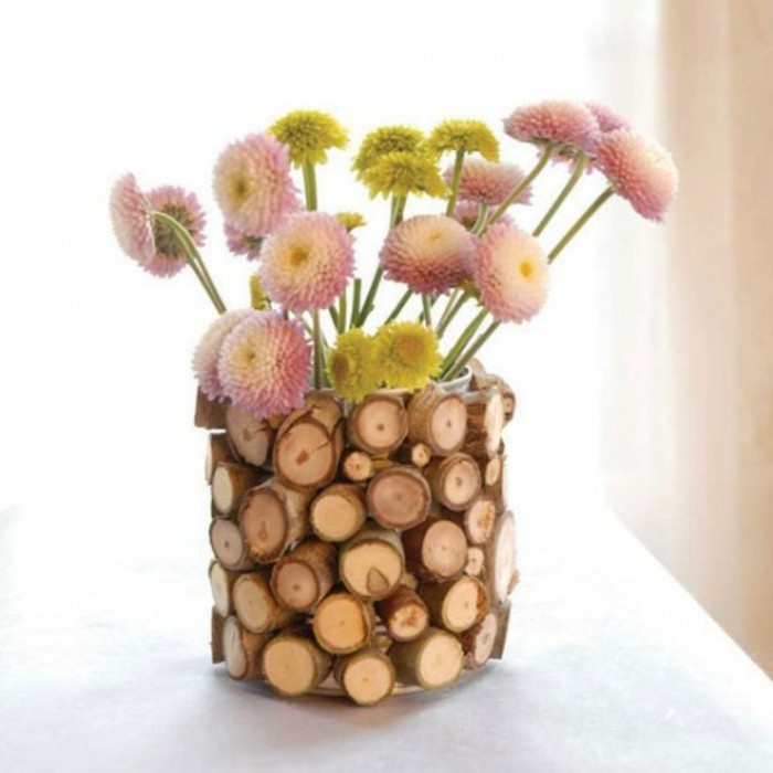 много хубаво-привлекателна-DIY-ваза-с-цветя-holzstamm-деко