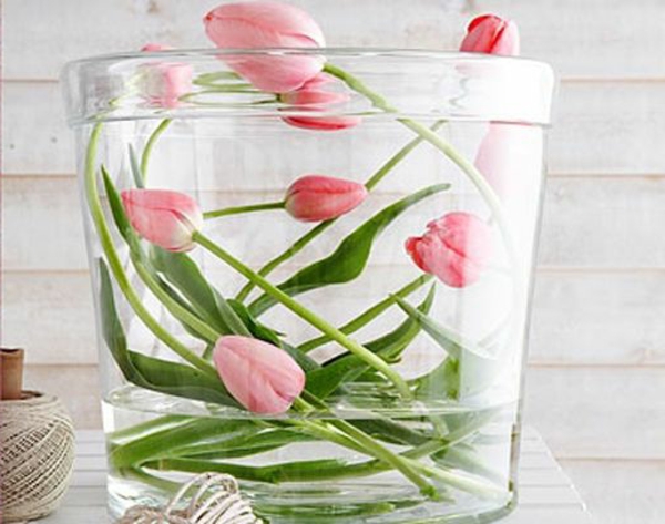 decoración de la mesa muy-nice-original con tulipanes de color rosa