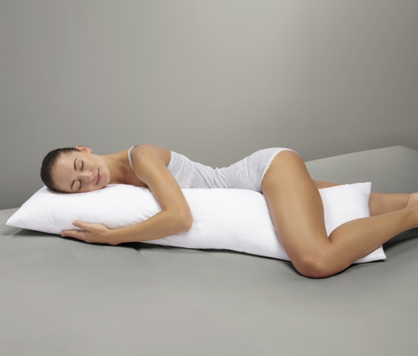 странична възглавница за спане - в бяло