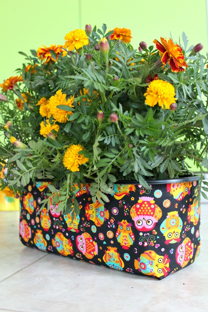 tinkering s cvjetnim loncima šarene dizajn tkanina ideje crna tkanina ukrašena šarenim dizajnom ideja cvijeće