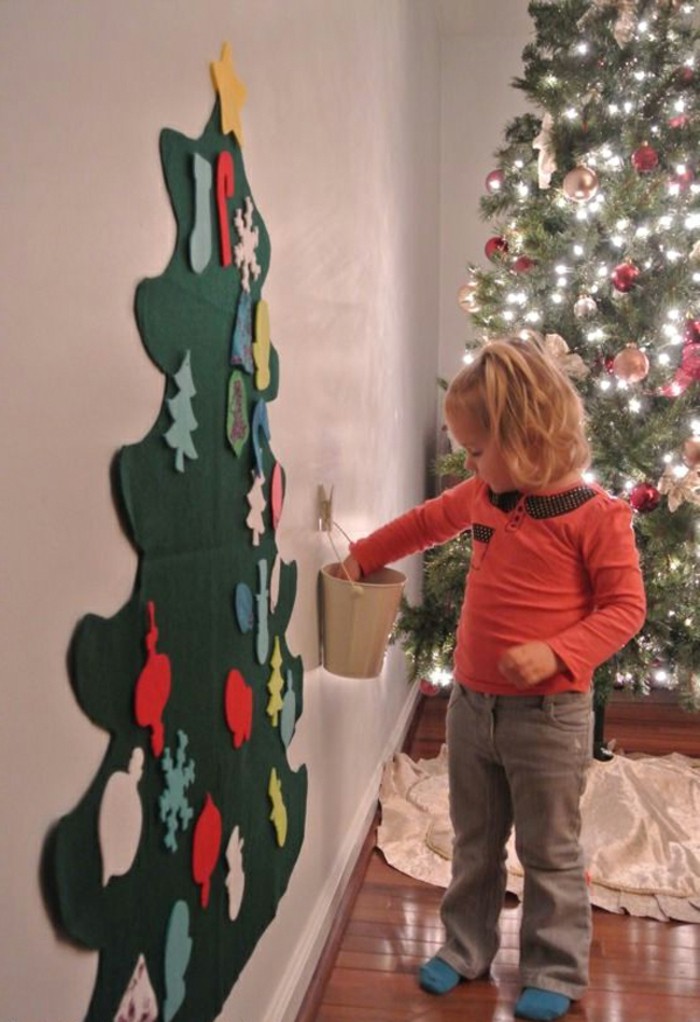 domaće-Božić dogoditi-jele-an-der-zid