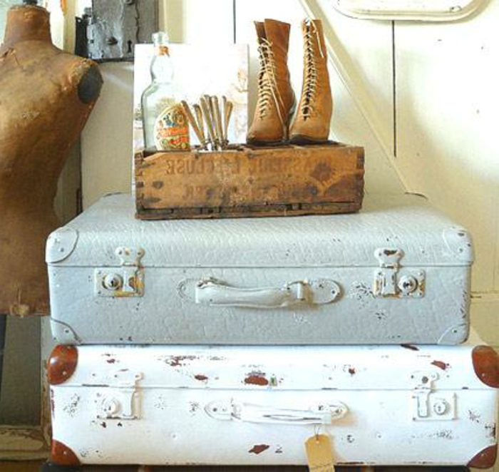 kopott-elegáns tapéta bőrönd-egymást követő
