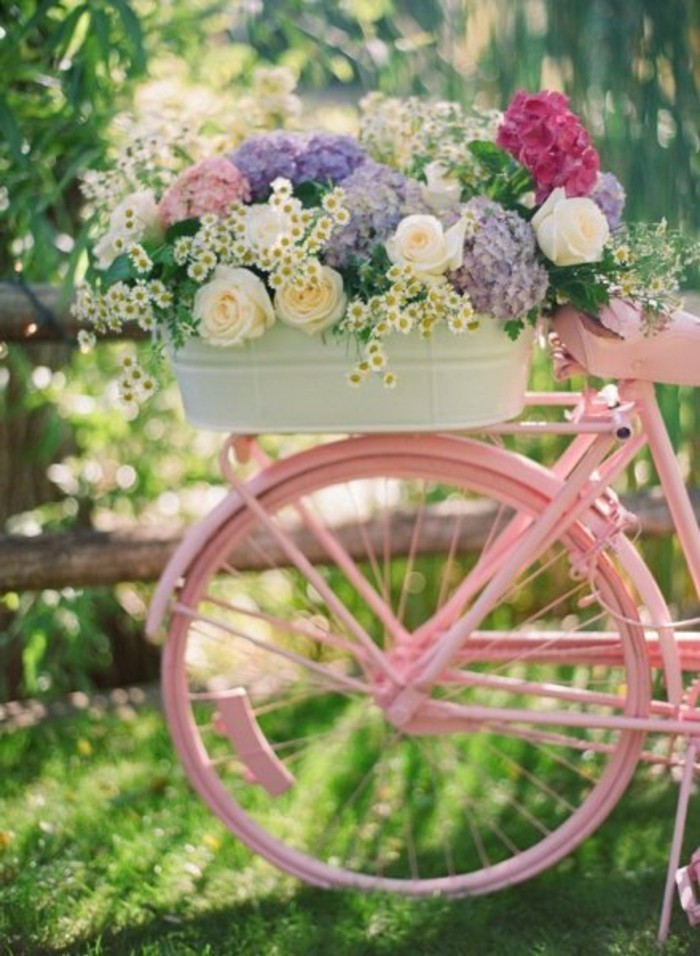 otrcana-šik-vrt-lijepe-deco-s-pink-bicikla