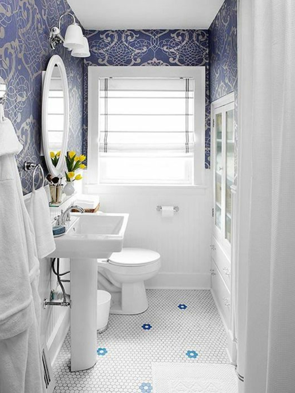 fantástica y plata-azul-pintado pared-en-baño
