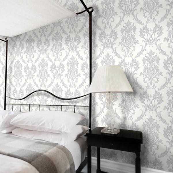 ezüst színű falra kényelmes szobás