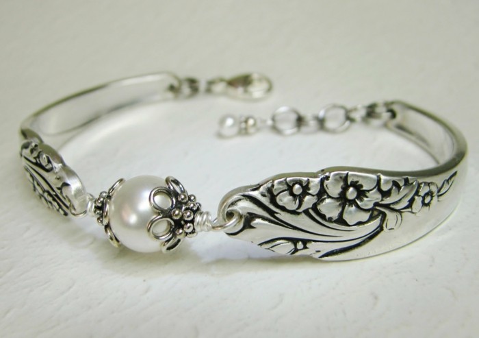 joyería de plata de decisiones en sí-pulsera-con-perlas de vidrio-como-acento