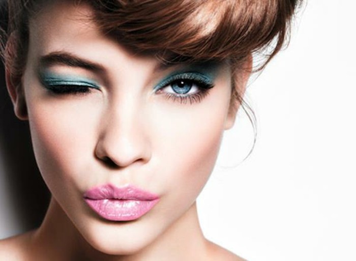 нова година-стайлинг-джинджифил-цвят-боя за коса-тюркоаз сенки-розов Lipgloss