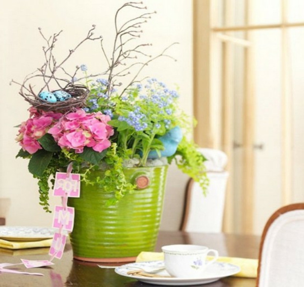 jednostavna-lijepa stol-dekoracija-s-cvjetovi-velika ideja
