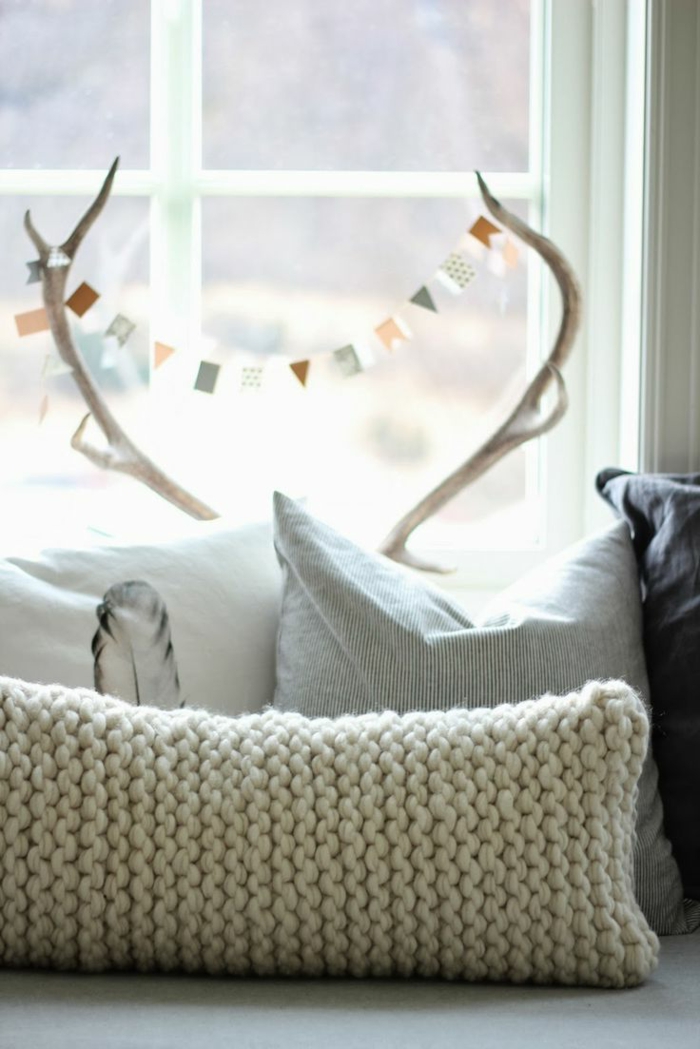 Escandinavo-chic colores pastel almohada tejida modelo-en-color crema