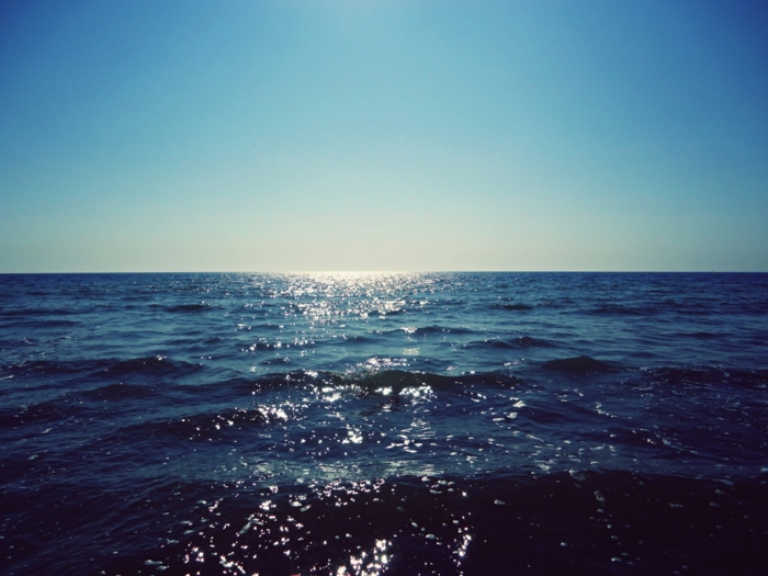 الشمس والشاطئ الجميل البحار