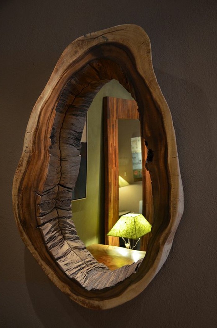 مرآة مع خشبية الإطار جدا طبيعي المظهر