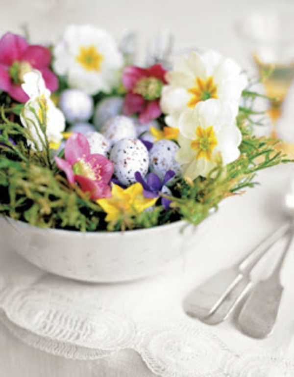 λουλούδι-μπολ-με-Πάσχα-αυγών-χρώμα-mix