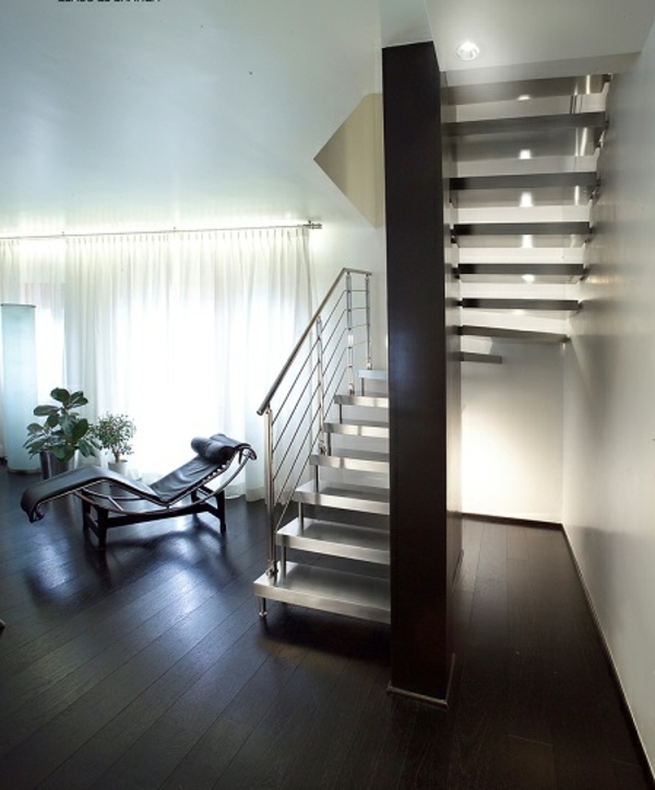 escalier flottant en acier pour un design de chambre de luxe