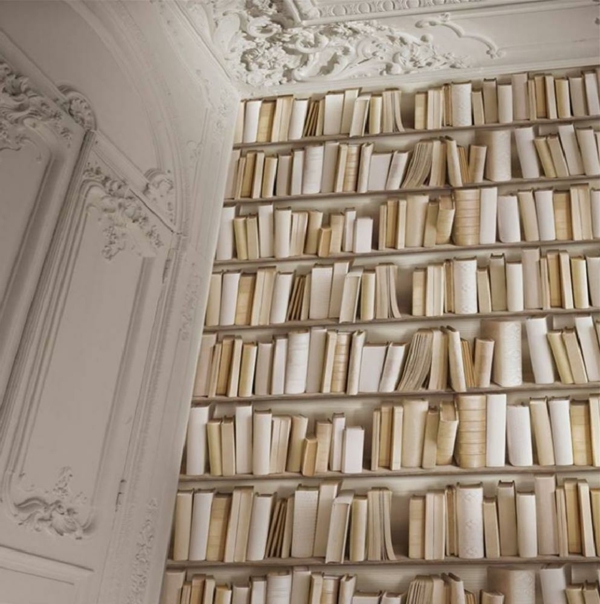 стилизирана книги стена в кремав цвят-преоразмерява