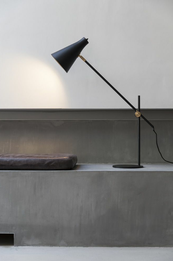 elegante lámpara de escritorio-en-negro idea