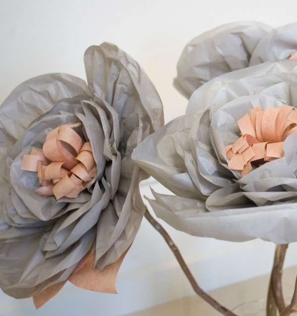Flor gris elegante redimensionada