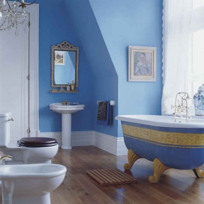 стилна баня интериор сини стени баня стенопис огледални аристократични дизайн-елегантни-Деко идеи