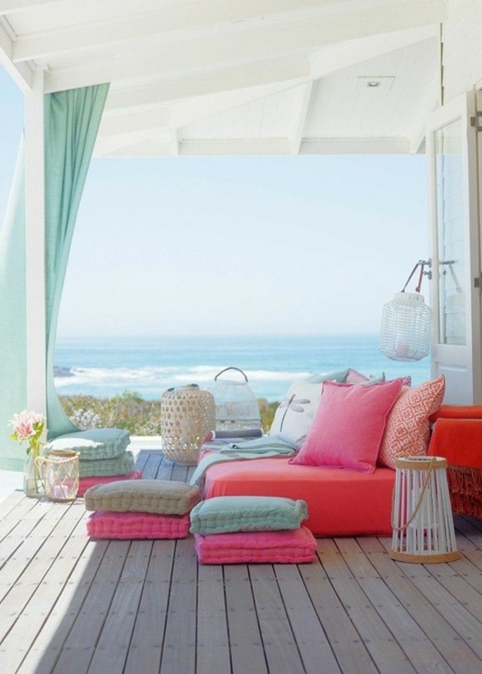 Beach House-veranda-drvo-pogled-na-moru