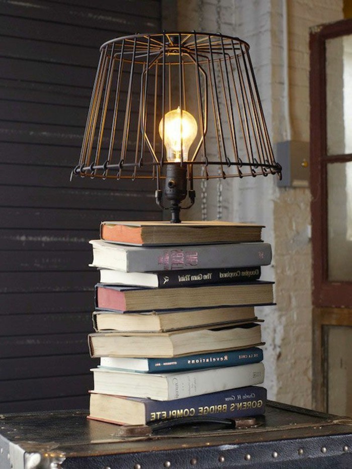 szuper-lámpa-tól-könyvek újrahasznosítása bútor