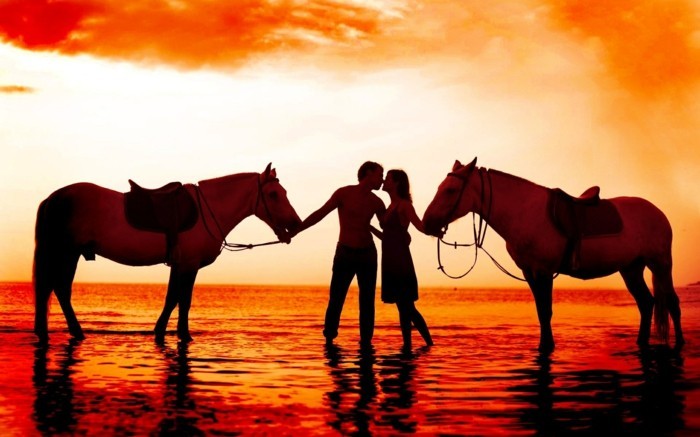 σούπερ-όμορφα-άλογο ταπετσαρία ζευγάρι στο ηλιοβασίλεμα ρομαντικό έρωτα