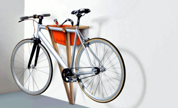Kerékpár állvány fából