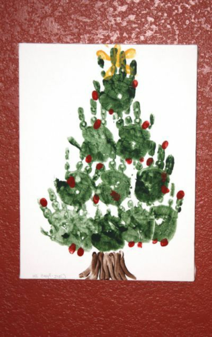 Коледно дърво - снимки с отпечатъци на ръка