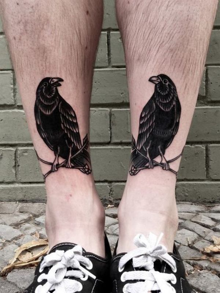 tetoválás a bokán, tetováló ötletek férfiaknak, korháknak, férfi tetováló motívumoknak