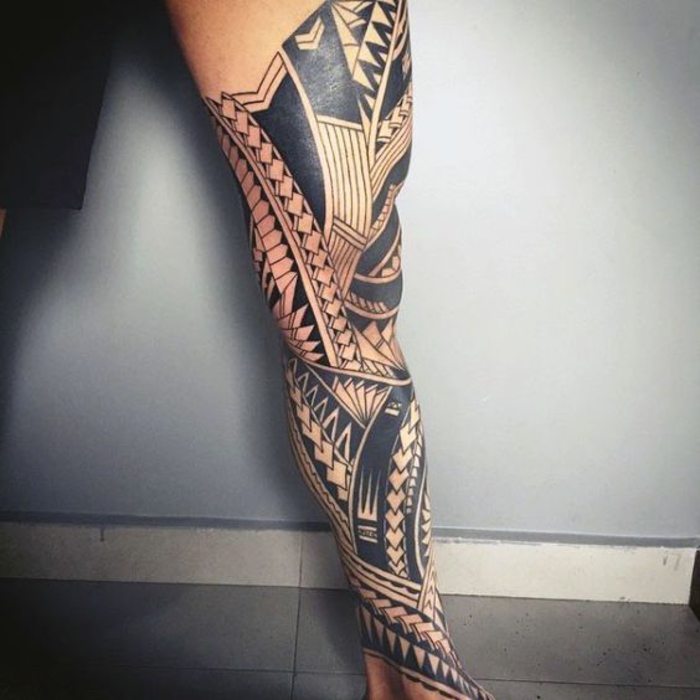 татуировка на крака, племенни дизайн, мотиви за татуировка за мъже, полинезийски мотиви