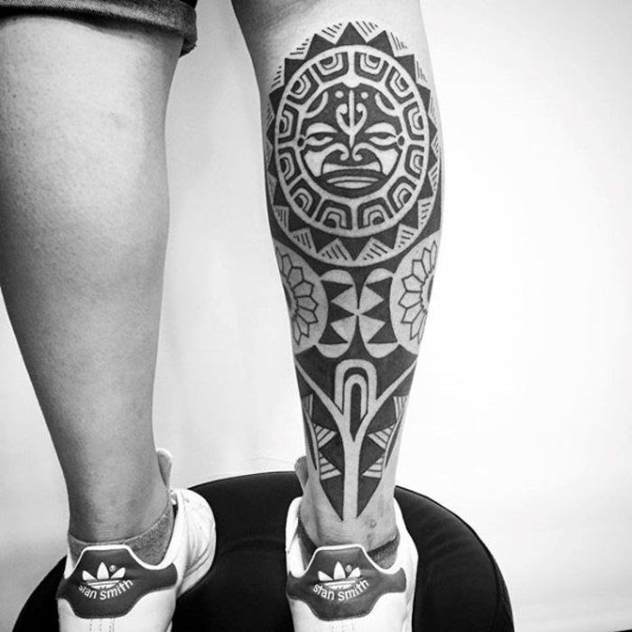 tetovaža na tele, noga tetovaža, plemenski dizajn, havajski tetovaža motiva